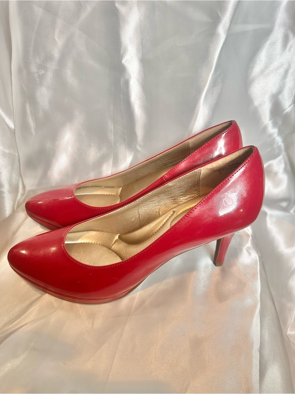 Red Patent Mid-Heel Pumps - Women's Dress Shoes